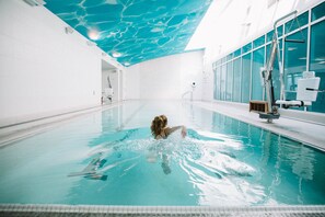 Indendørs pool