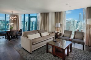Premium bedding, in-room safe, desk, laptop workspace - InterContinental San Francisco by IHG (San Francisco)