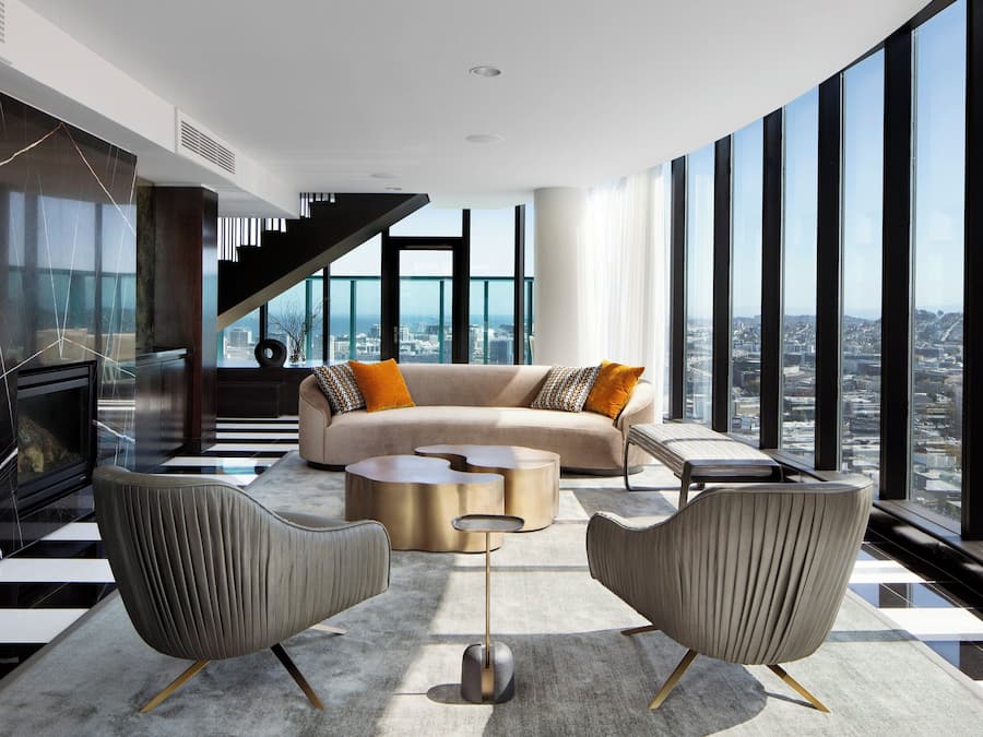 Premium bedding, in-room safe, desk, laptop workspace