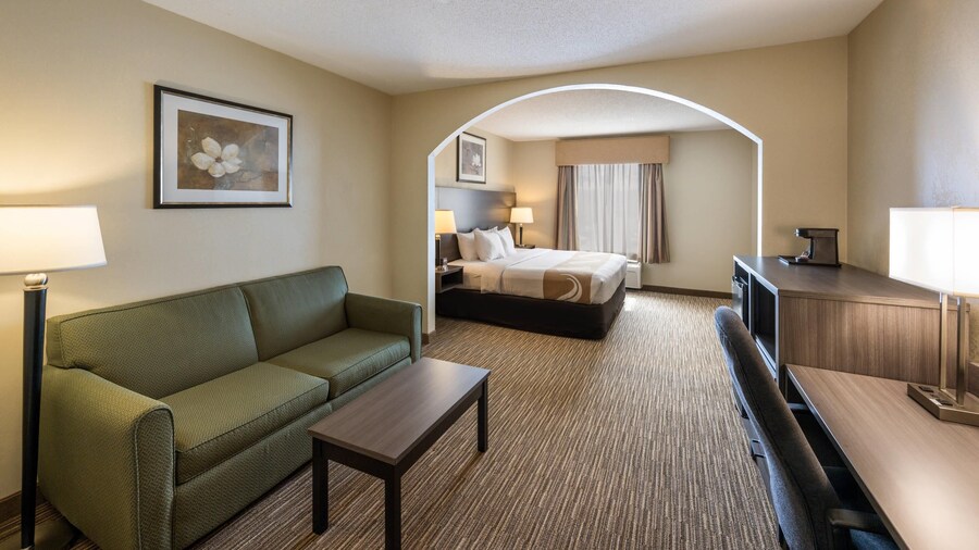 Quality Inn & Suites Fishkill South near I-84