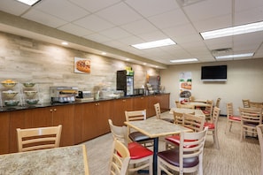 Free daily continental breakfast