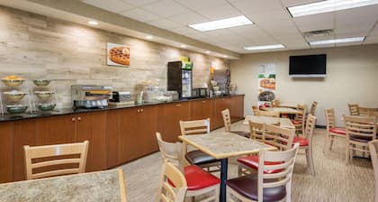 Quality Inn & Suites Fishkill South near I-84