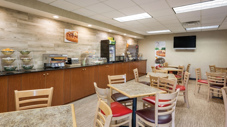 Quality Inn & Suites Fishkill South near I-84