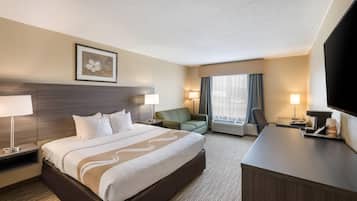 Standard Room, 1 King Bed, Non Smoking | Desk, iron/ironing board, free cribs/infant beds, rollaway beds