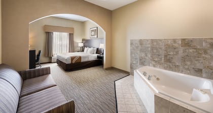 Quality Inn & Suites Fishkill South near I-84