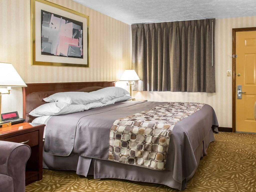 In-room safe, desk, iron/ironing board, free rollaway beds