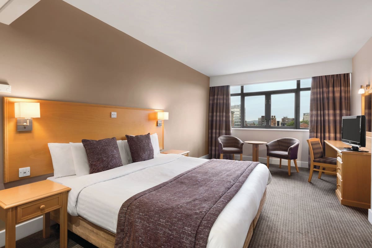1 bedroom, in-room safe, desk, iron/ironing board
