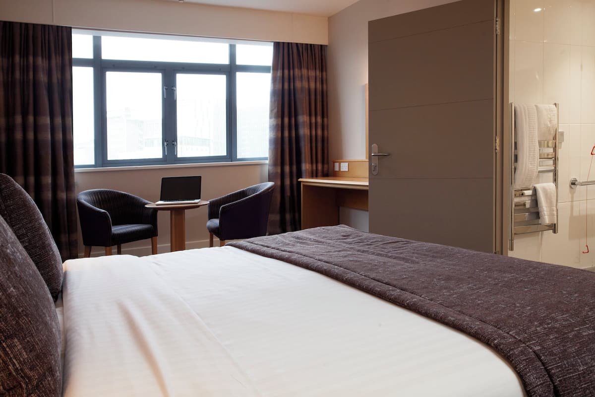 1 bedroom, in-room safe, desk, iron/ironing board