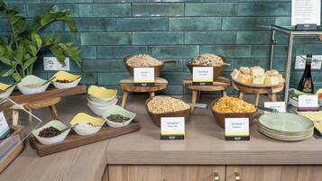 Daily English breakfast (GBP 13.95 per person)