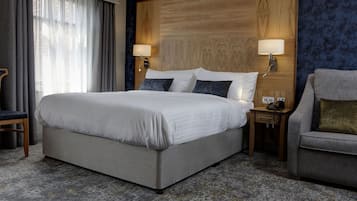 Coffres-forts dans les chambres, bureau, fer et planche à repasser