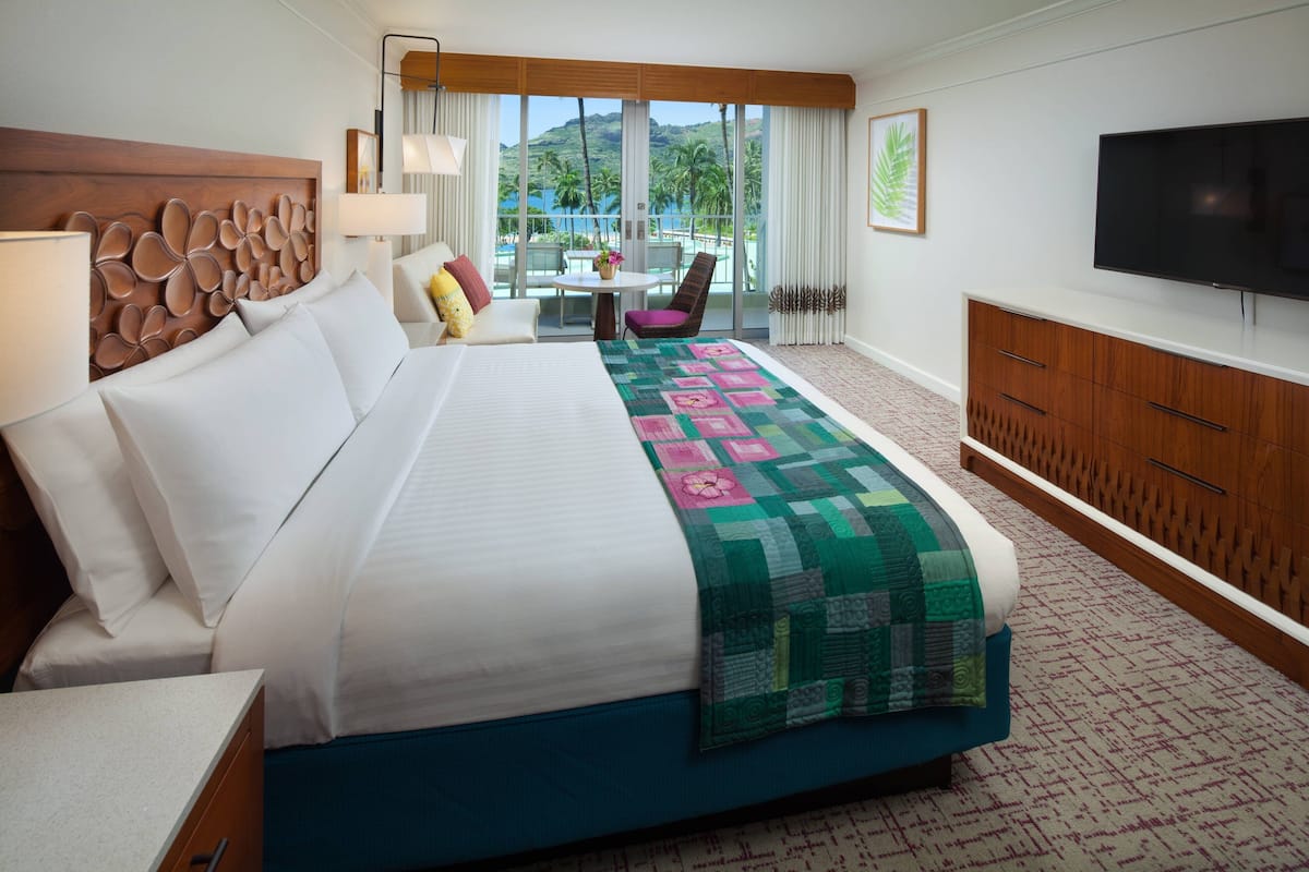 Room, 1 King Bed, Non Smoking, Ocean View (Balcony) | In-room safe, desk, iron/ironing board, free WiFi