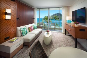 Room, 1 Queen Wall Bed, Non Smoking, Balcony (Oceanfront) | Living area