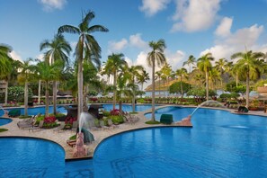 Outdoor pool, cabanas (surcharge)