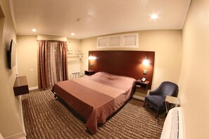 基本客房 | 書桌、遮光布/窗簾、熨斗/熨衣板、免費無線上網