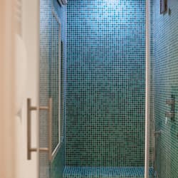 Junior Suite | Bathroom shower