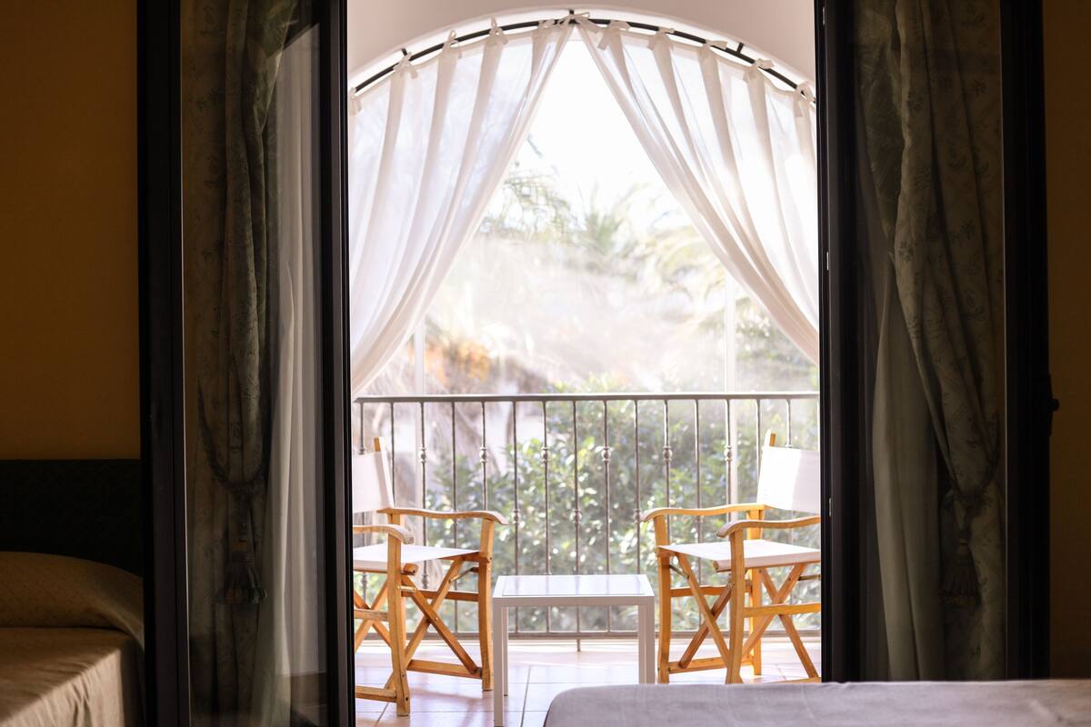 comfort double or twin room | minibar, in-room safe, desk, blackout curtains