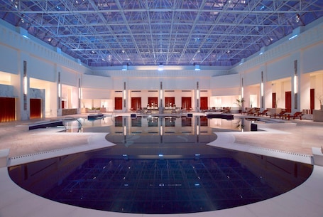 Indoor pool. Wyndham Grand Tianjin Jingjin City