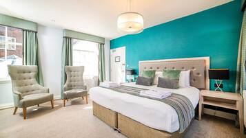 Iron/ironing board, free WiFi, bed sheets