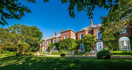 Pelham House