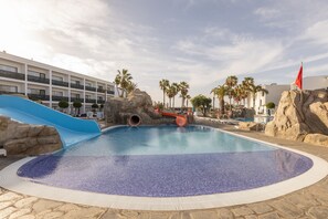 3 outdoor pools, sun loungers - BLUESEA Costa Bastian (Teguise)
