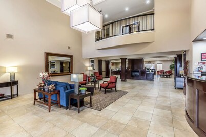Comfort Suites Houston IAH Airport - Beltway 8