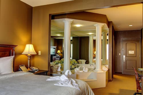 Suite, 1 King Bed, Jetted Tub | Jetted tub