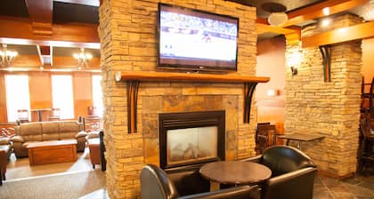 Twin Pine Inn & Suites