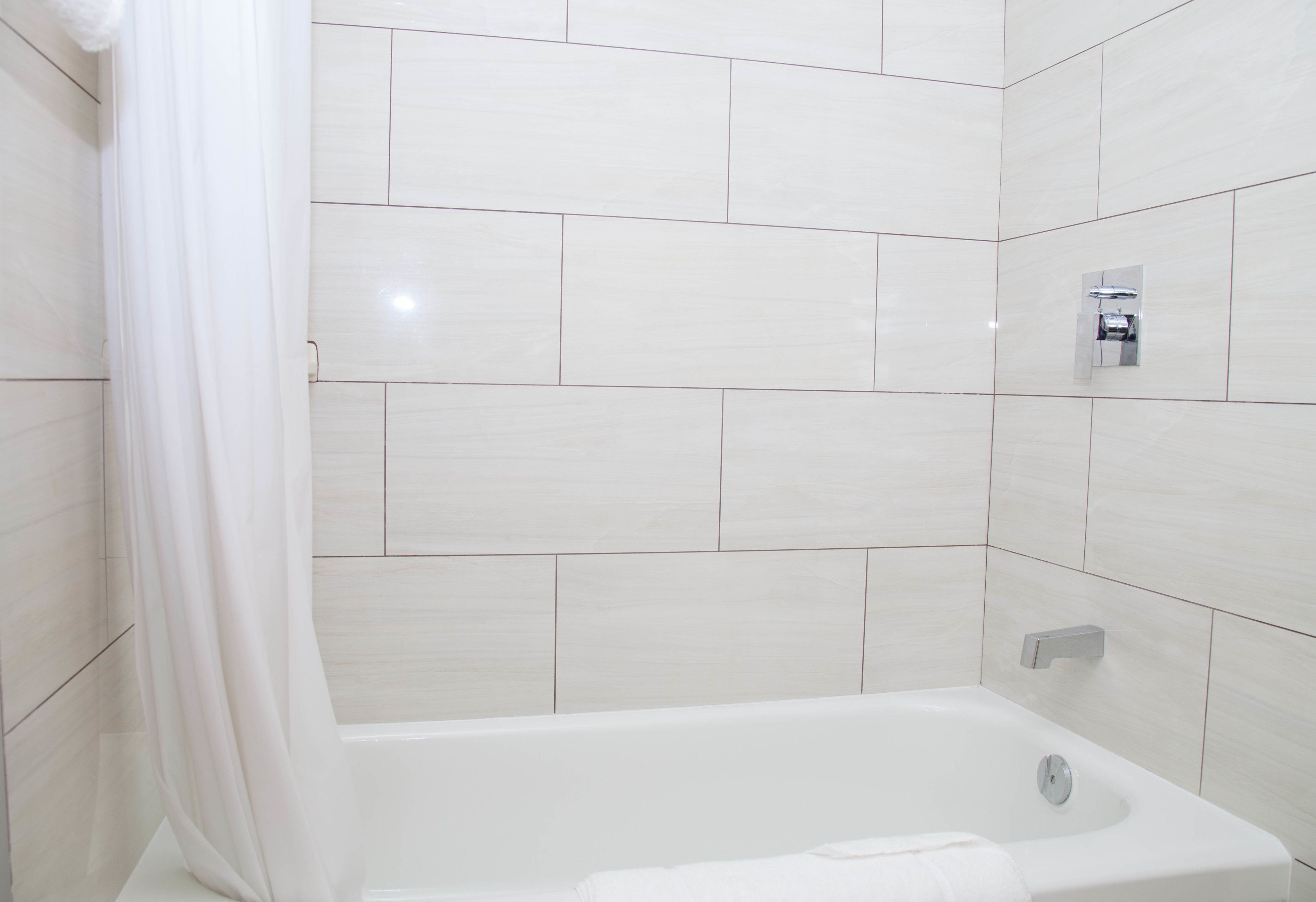 standard room, 2 double beds | deep-soaking bathtub