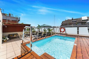 Seasonal outdoor pool