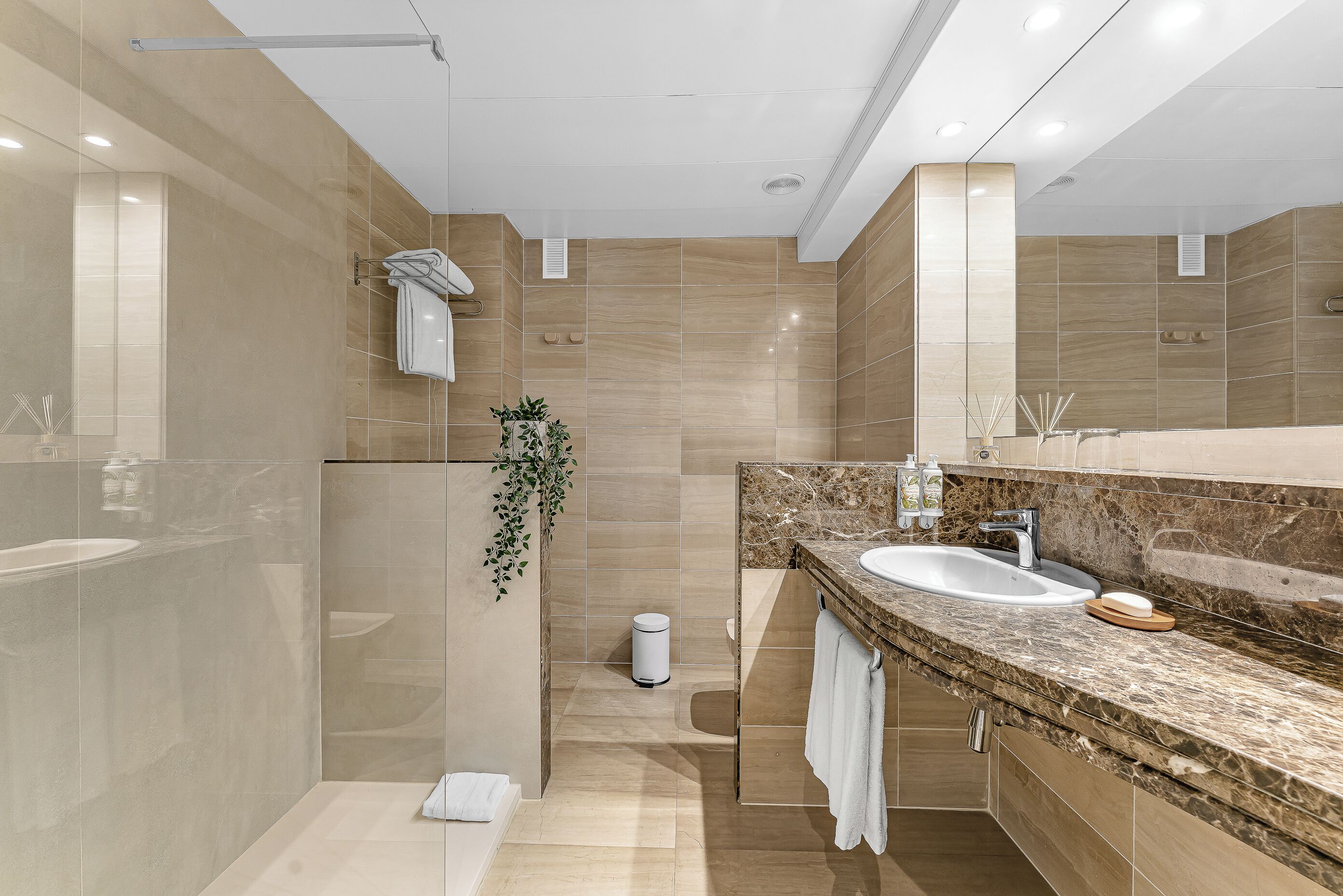 Photo - Acacia Suite