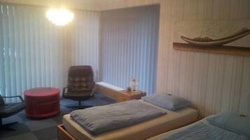 1 bedroom, minibar, desk, iron/ironing board
