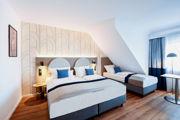 Chambre Triple Classique | Coffres-forts dans les chambres, décoration personnalisée