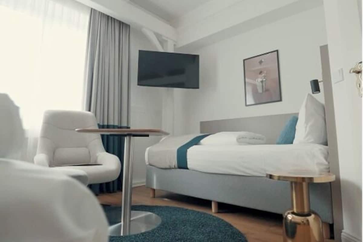 Chambre Triple Classique | Coffres-forts dans les chambres, décoration personnalisée