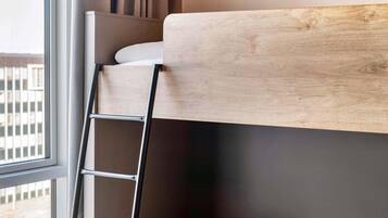 Hypo-allergenic bedding, desk, soundproofing, free WiFi