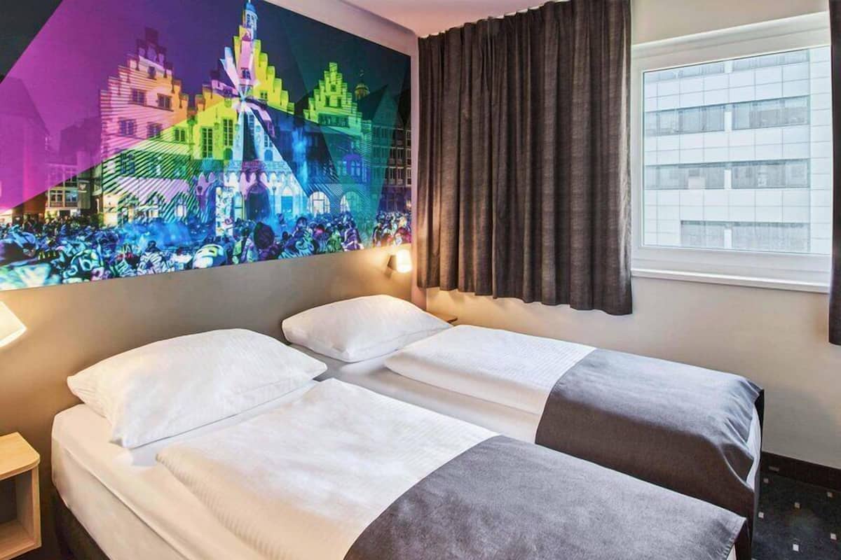 Chambre avec lits jumeaux | Literie hypoallergénique, bureau, chambres insonorisées, Wi-Fi gratuit