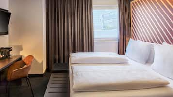 Hypo-allergenic bedding, desk, soundproofing, free WiFi