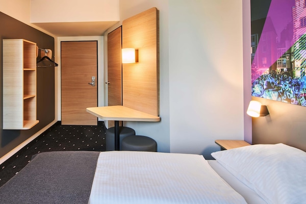 Quarto casal | Roupas de cama antialérgicas, escrivaninha, quartos à prova de som