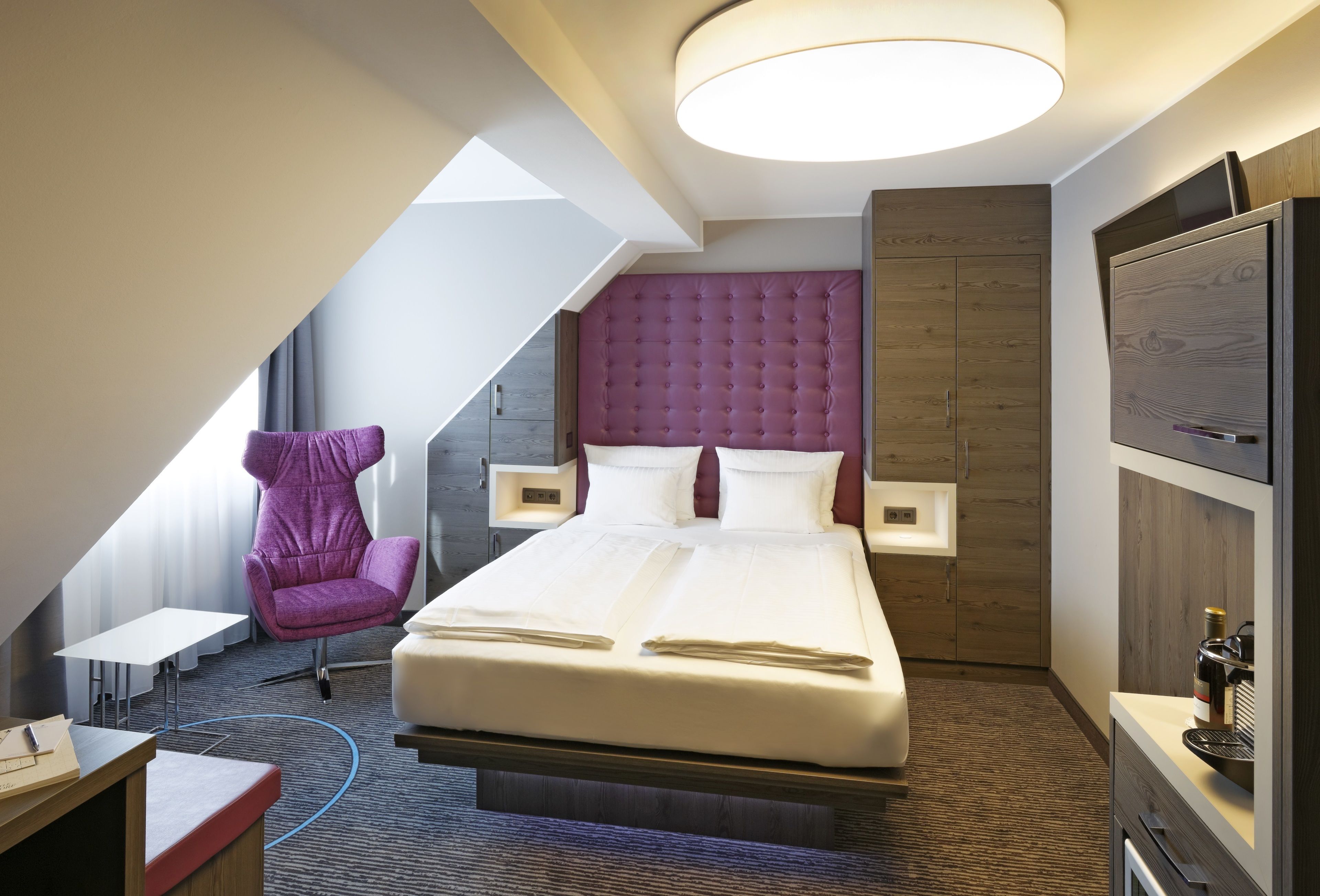 business double room | premium bedding, minibar, in-room safe, desk