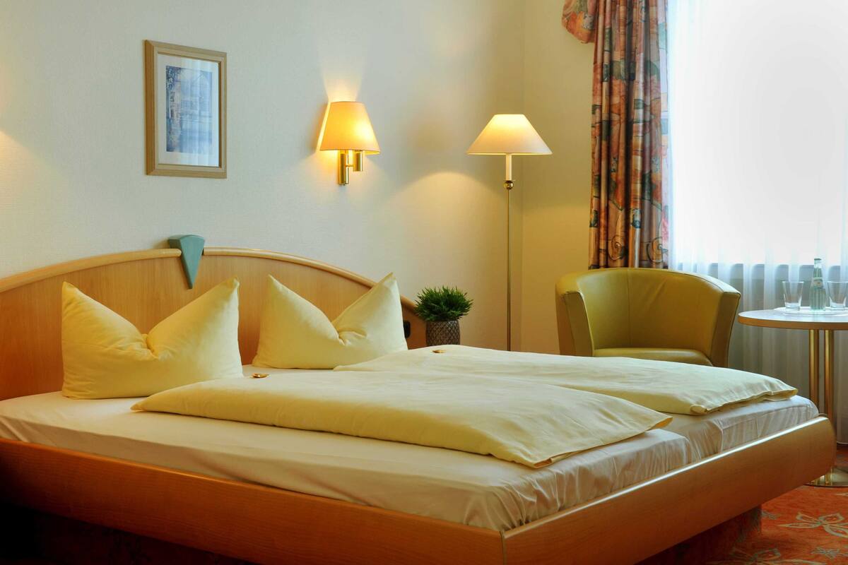 Premium bedding, minibar, in-room safe, desk