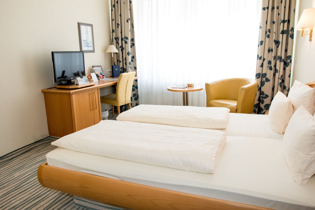 Premium bedding, minibar, in-room safe, desk