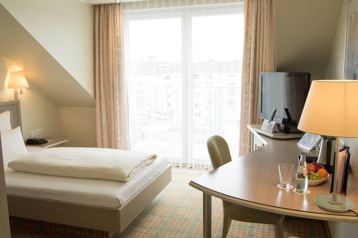 Comfort Single Room | Premium bedding, minibar, in-room safe, desk