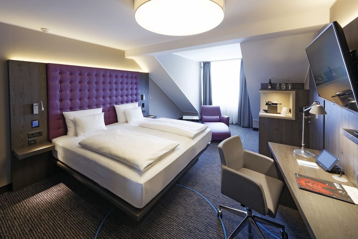 Premium bedding, minibar, in-room safe, desk