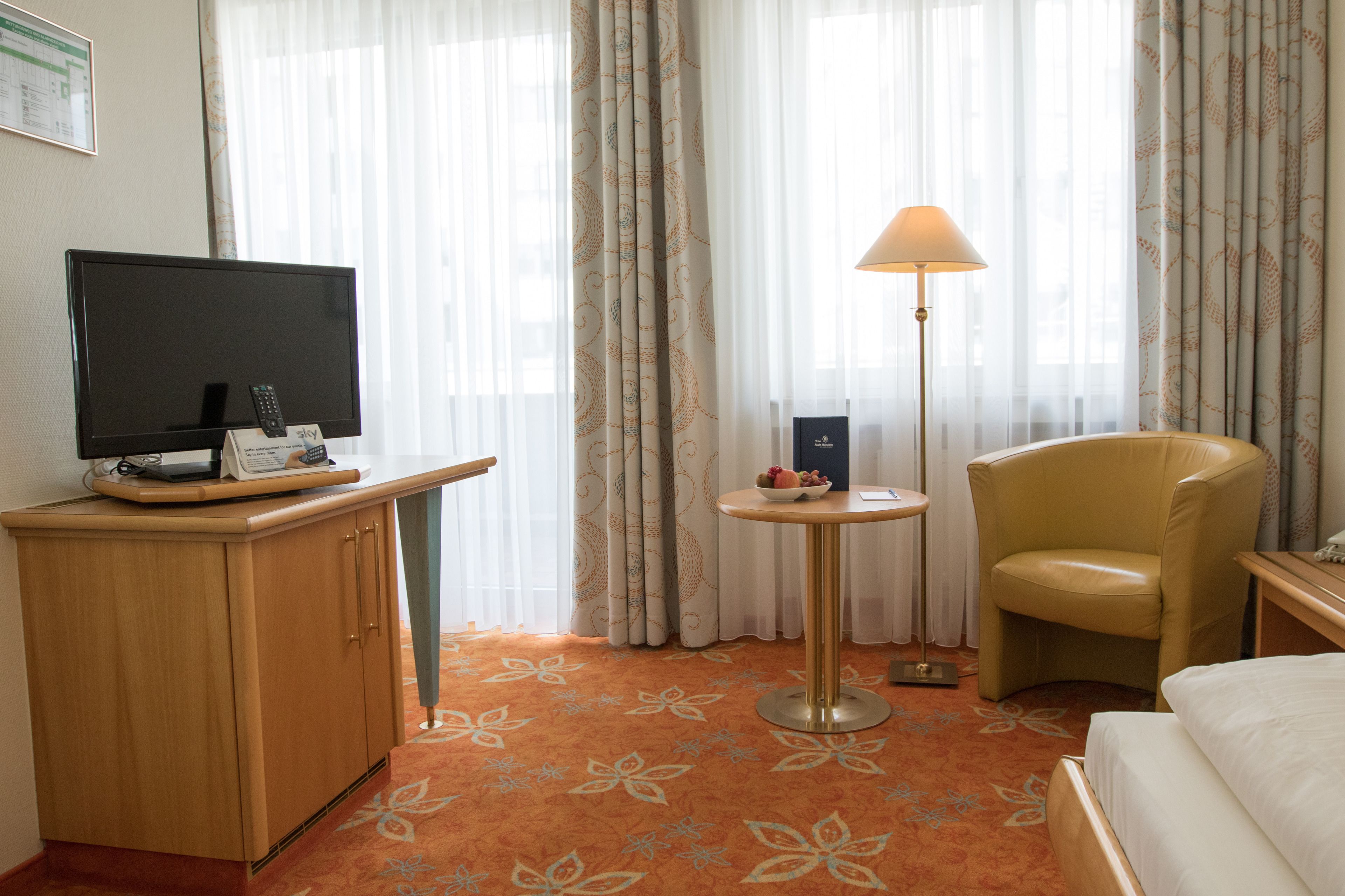 premium bedding, minibar, in-room safe, desk