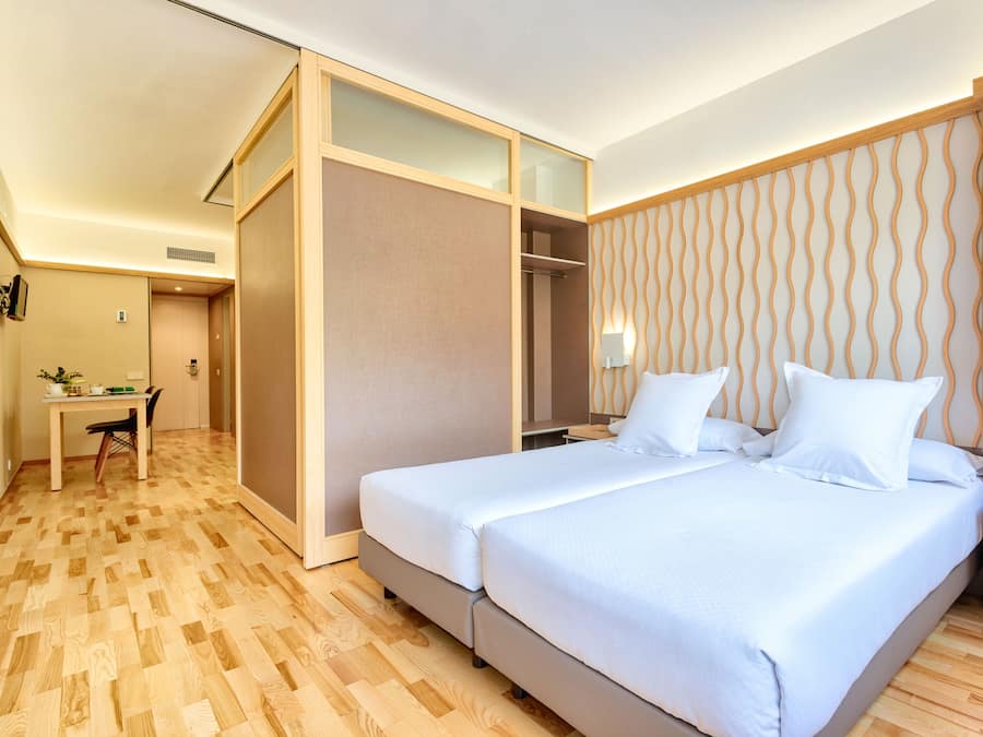 Minibar, in-room safe, desk, laptop workspace