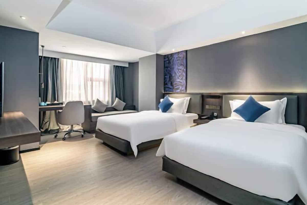 In-room safe, desk, rollaway beds, free WiFi