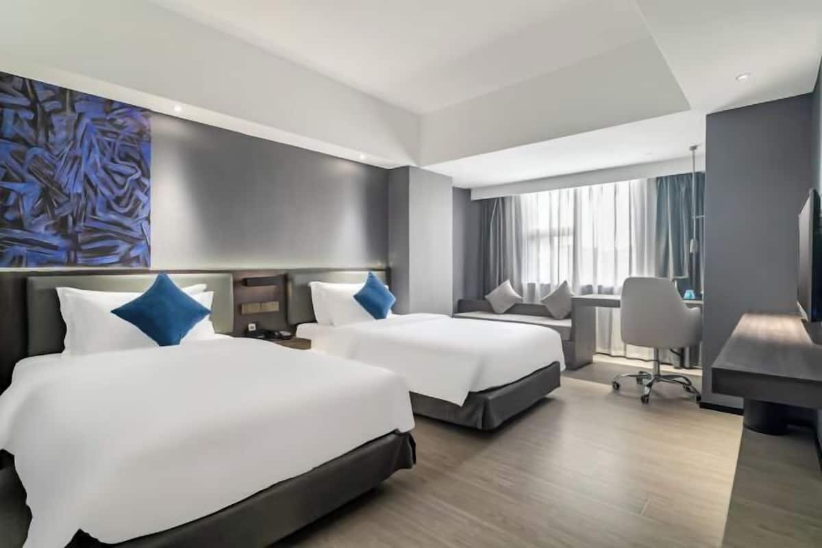 In-room safe, desk, rollaway beds, free WiFi