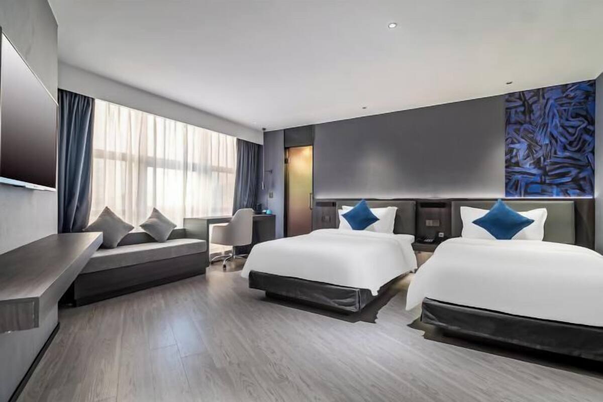 In-room safe, desk, rollaway beds (surcharge), WiFi (free)