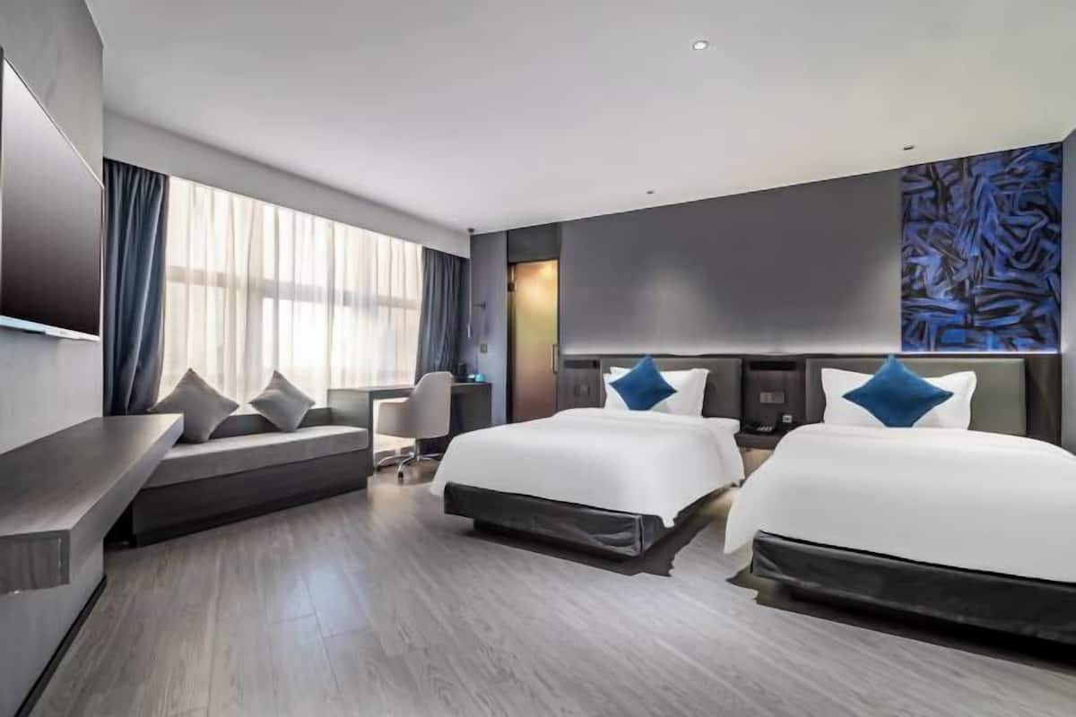 In-room safe, desk, rollaway beds, free WiFi