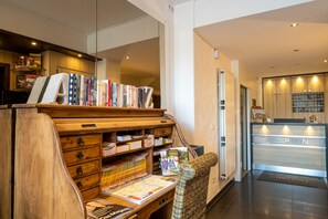 Lobby - Hotel Triton (Cologne)