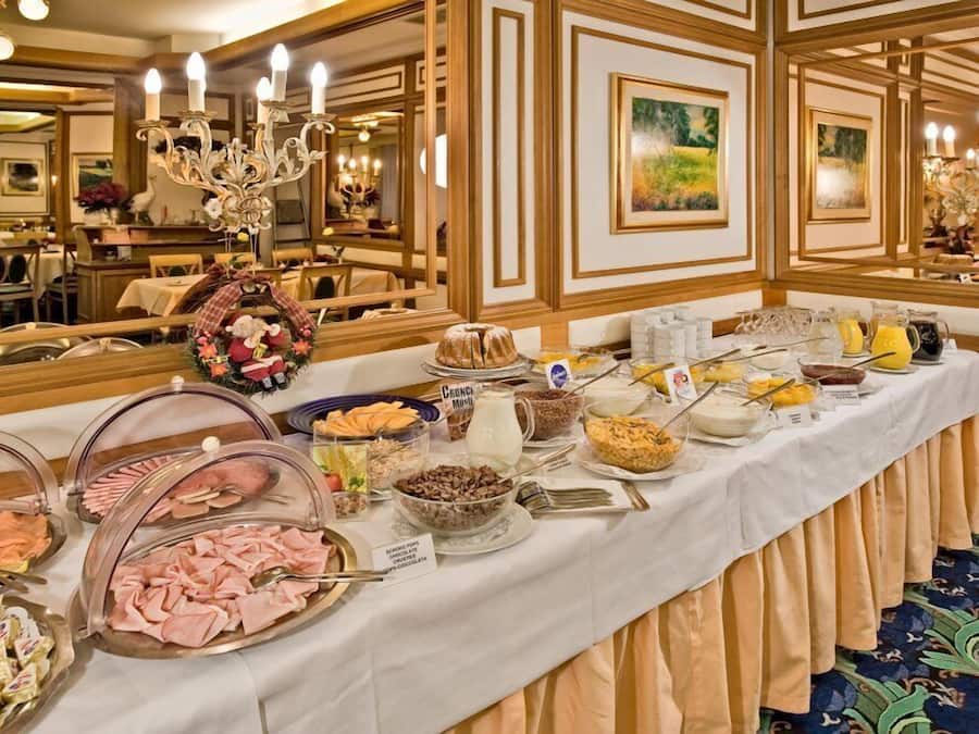Daily buffet breakfast for a fee